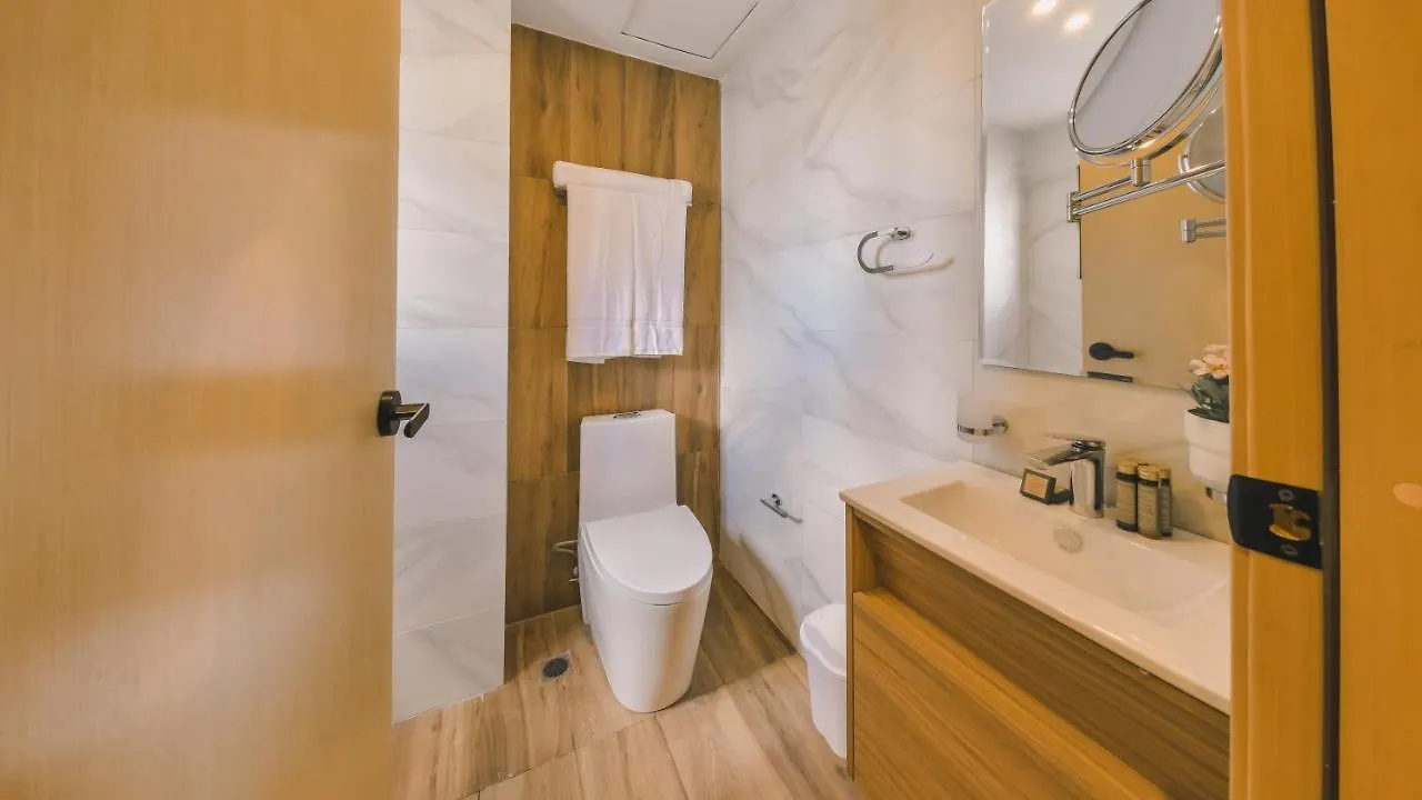 Fully Serviced Apartment At Regatta Living II - 907 Santo Domingo